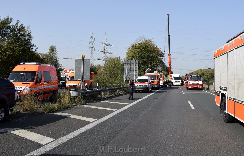 Schwerer VU PKlemm A 57 Rich Innenstadt Hoehe Koeln Chorweiler P257.JPG - Miklos Laubert